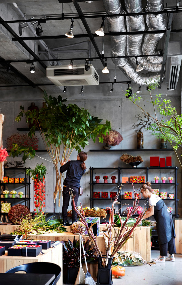 Tout comme sa maison, le flagship-store de Nicolai Bergmann est situé dans l’arrondissement Minato-ku de Tokyo.