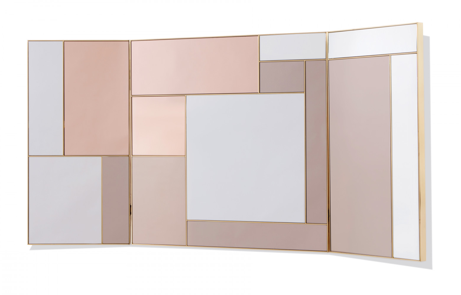 Miroir Triptyque d'Hervé Langlais (Galerie Negropontes). On pense à la géométrie de la célèbre robe Mondrian mais...