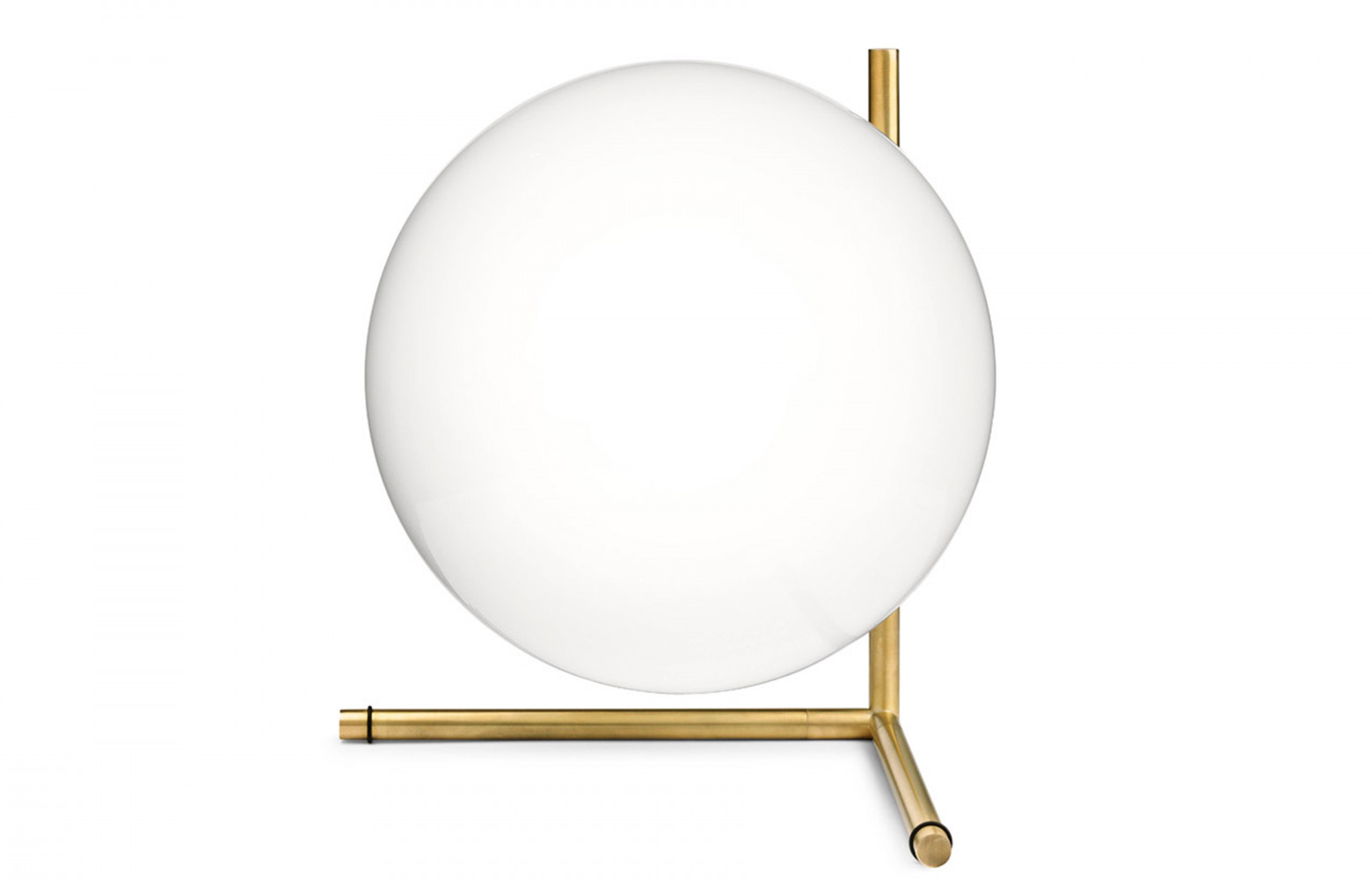 Lampe IC de Michael Anastassiades (Flos). Le style YSL, c'est aussi l'impact de la simplicité. Ce qui...