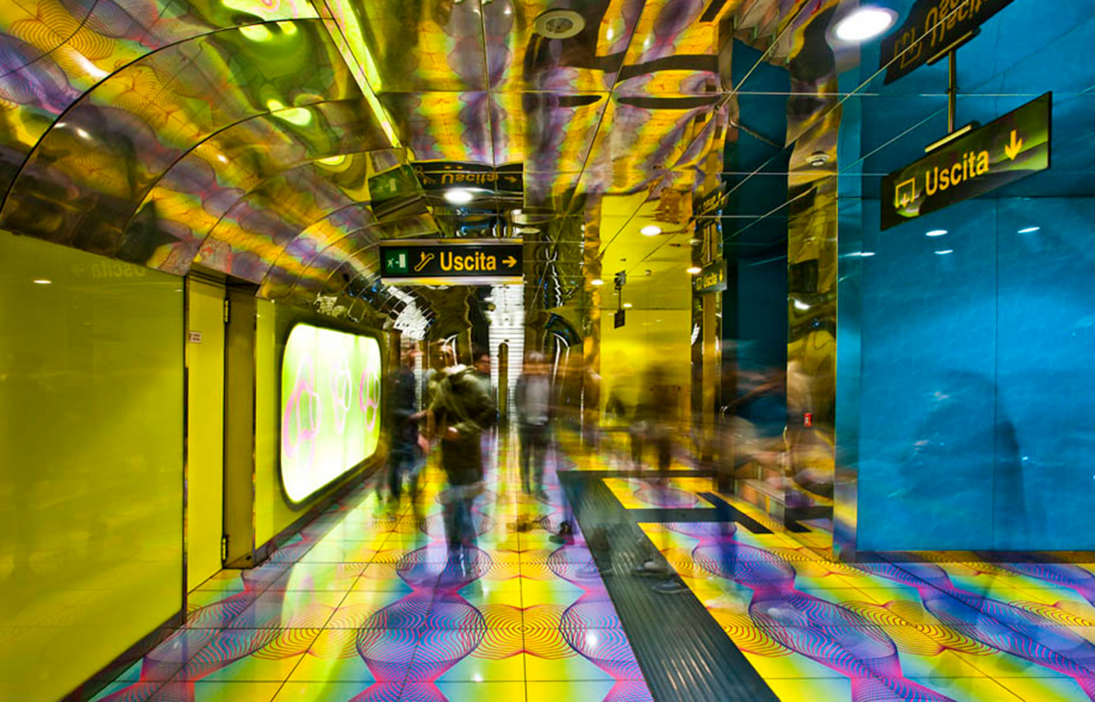 Station Università d'Alessandro Mendini et Karim Rashid (2011).