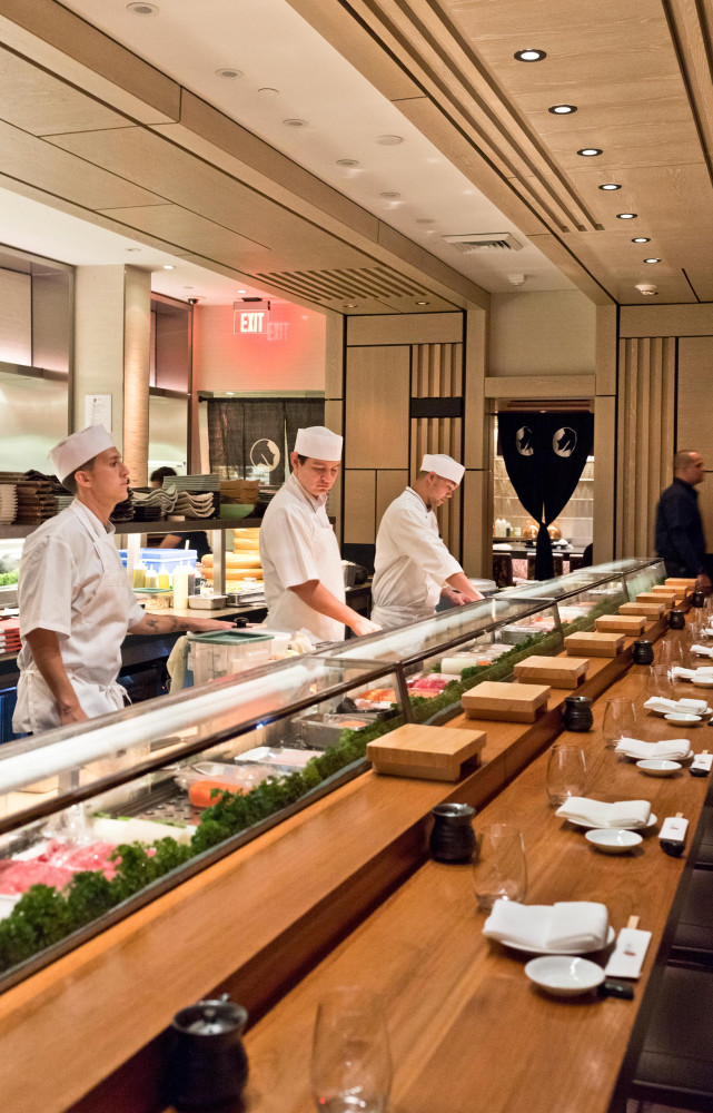 Niché dans l’hôtel Eden Roc, le restaurant Nobu Miami décline sa mythique fusion food japonaise dans un...