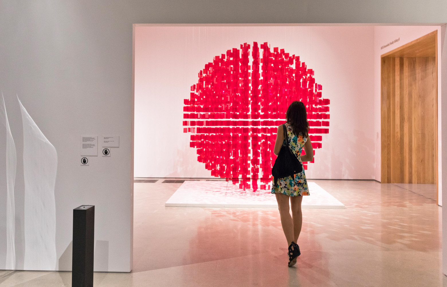 « Form Into Action », une œuvre du sculpteur et peintre argentin Julio Le Parc exposée au...