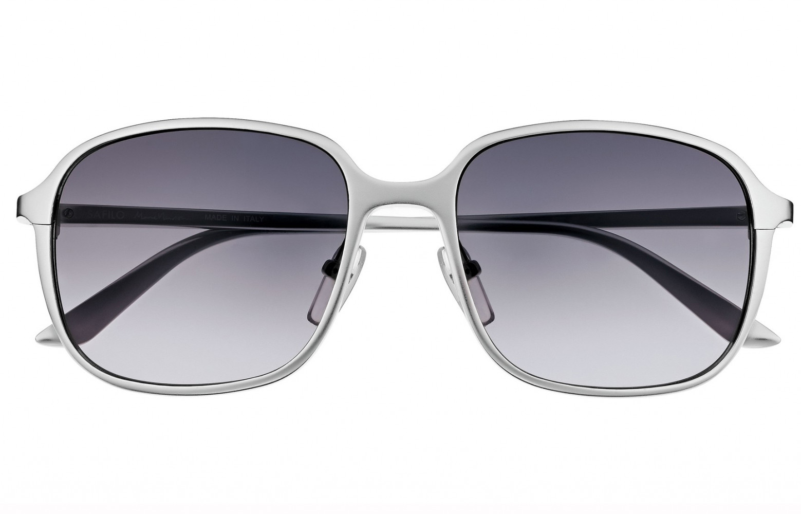 Lunettes de Marc Newson (Safilo). Le maître du design high-tech a lui aussi commis une paire pour...