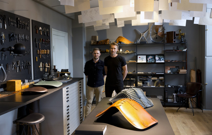 Jasper Overgaard et Christian Dyrman dans leur atelier.