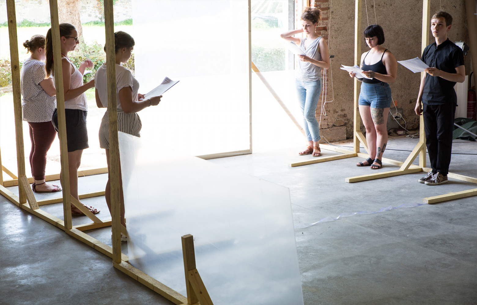 L'atelier met avant tout l'accent sur le travail collectif que représente la préparation d'une performance.