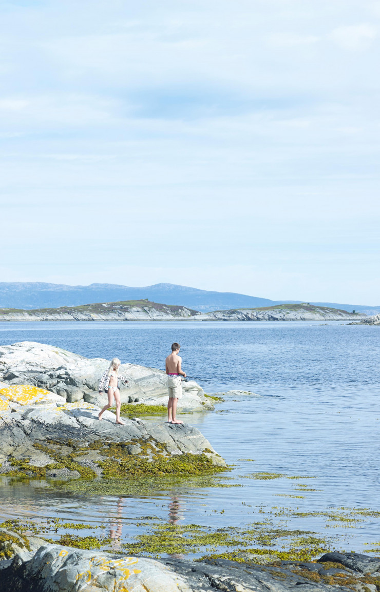 Sur la côte ouest de la Norvège, dans un fjord relié à la mer du Nord, non loin de Trondheim, le site est des plus idéal pour se ressourcer.