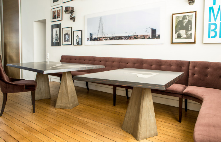 Table haute inspirée par l’œuvre du paysagiste brésilien Roberto Burle Marx, compagnon de Niemeyer.