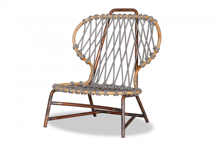 L’assise du fauteuil Manila de Paola Navone est faite de corde de cuir tressée.