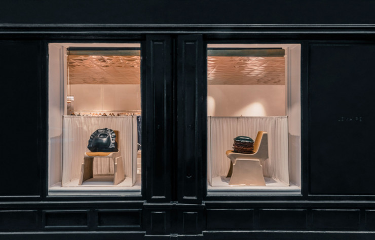 Conçue par l’architecte, la vitrine de la boutique du styliste Christophe Lemaire (IIIe).