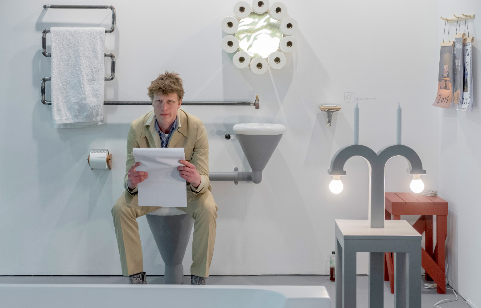 Diplômé de la Rietveld Academie d'Amsterdam, ce Suédois ne manque pas d'humour. Le titre de Rising Star...