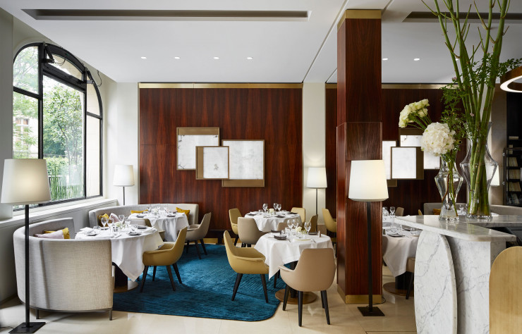 Au Montalembert, un hôtel du VIIe arrondissement parisien, Pascal Allaman s’est occupé de l’architecture intérieure et de la décoration, y compris la création du mobilier des chambres et du restaurant.