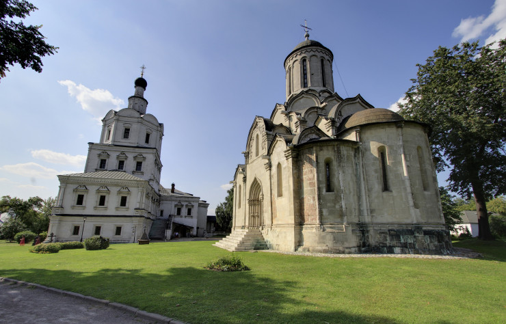 Sur la rive gauche de la Yaouza, le monastère Andronikov, fondé en 1360.