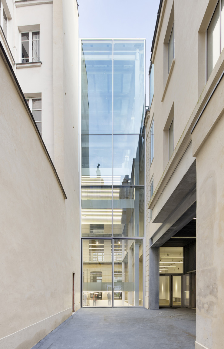La tour de Rem Koolhaas, conçue pour s’animer au rythme des œuvres.