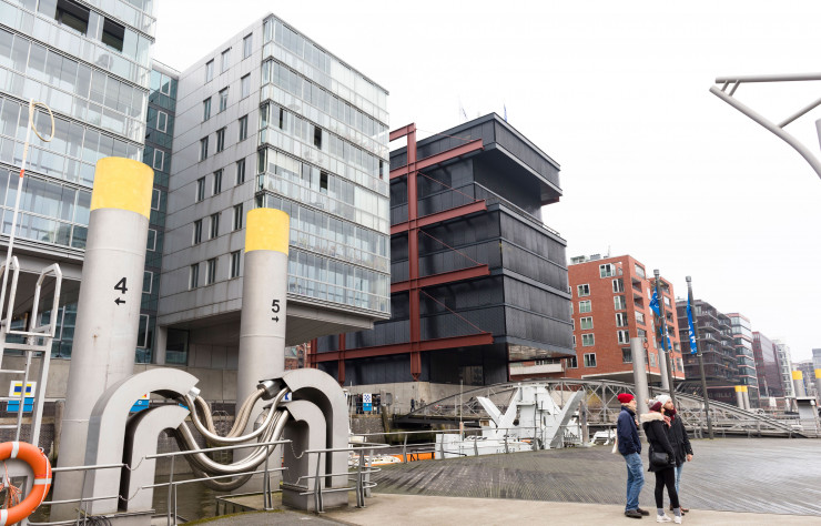 HafenCity est un laboratoire architectural de 157 hectares qui agrandira le centre-ville de Hambourg de 40 %. Feu Zaha Hadid a dessiné une promenade le long de l’Elbe. Richard Meier, Christian de Portzamparc et Rem Koolhaas ajouteront bientôt leur signature.