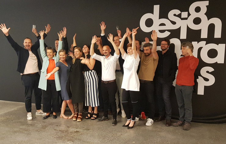 Les dix designers belges conviés à prendre la parole à l’ADAM pour Design Générations (au centre, en noir, la commissaire Giovanna Massoni).
