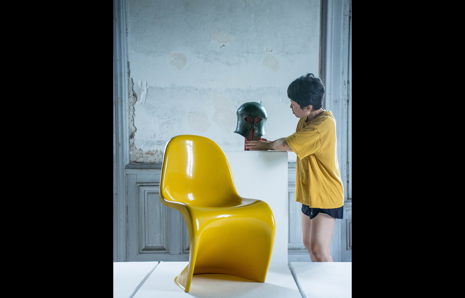 La scénographie vise à mêler une présentation chronologique et des rapprochements par thématiques. Dans un premier temps,...