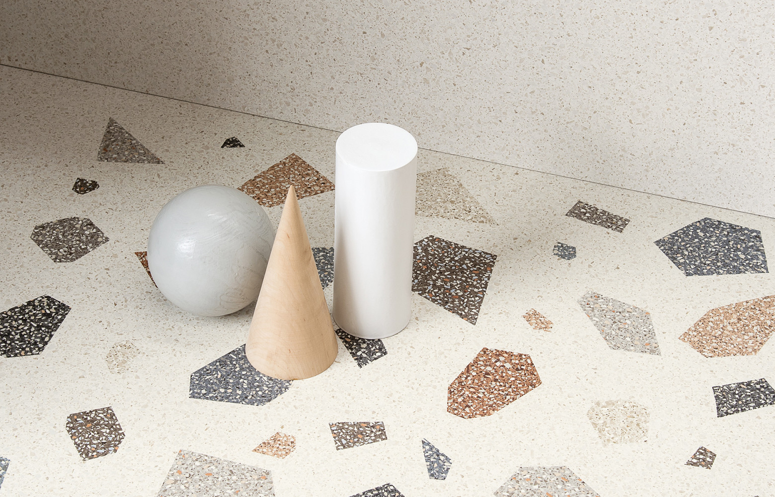 5/ Matière inspirante (Ceramica Sant’Agostino) Collection « Newdeco ». Grès cérame effet terrazzo disponible en 3 formats et divers...