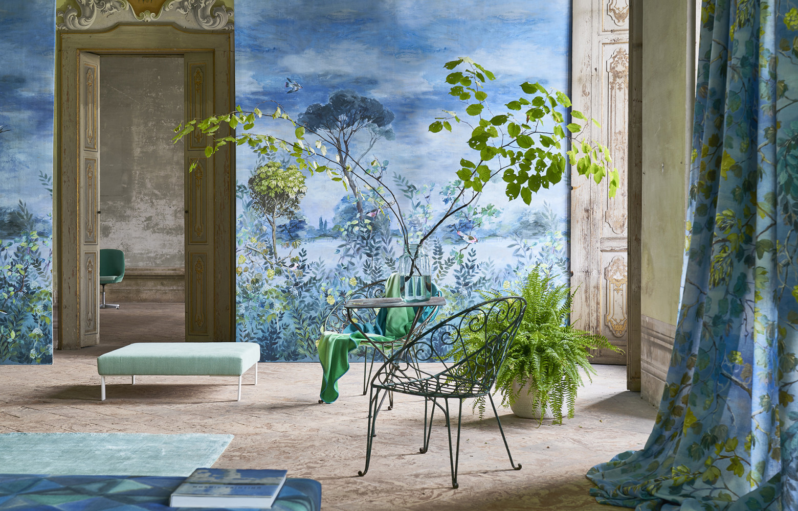 « Giardino Segreto Scene 1 Delft », collection « Mandora » (Designers Guild).