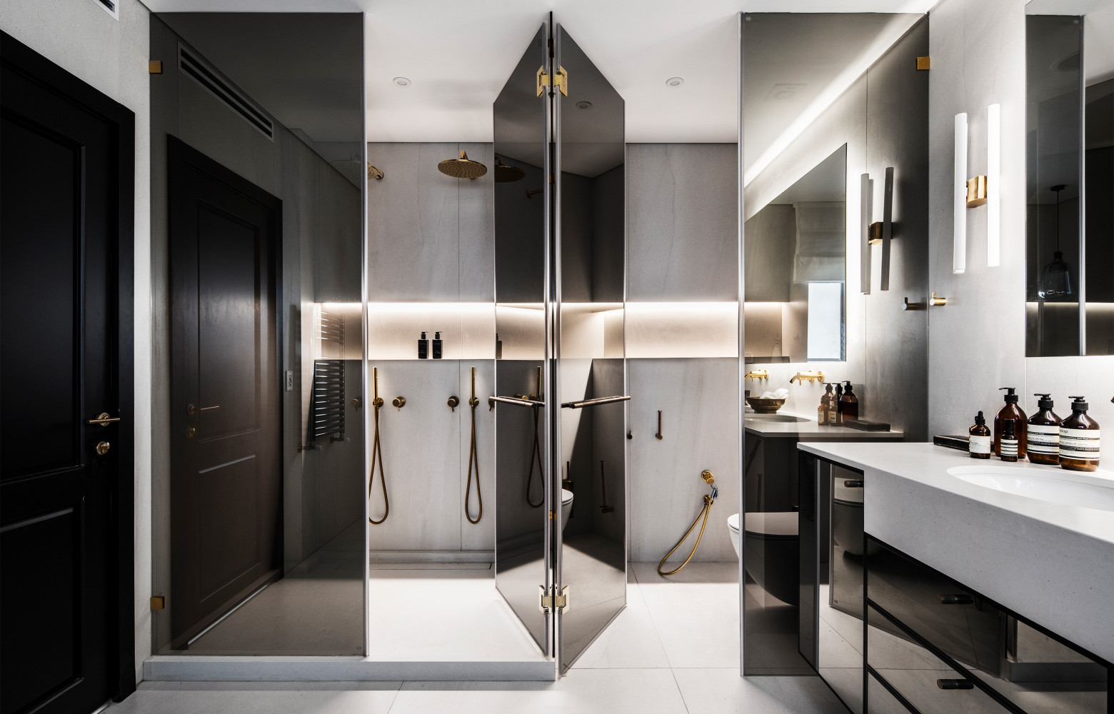 C’est aussi dans les salles de bains que les clients d’hôtel découvrent des innovations et d’autres façons...