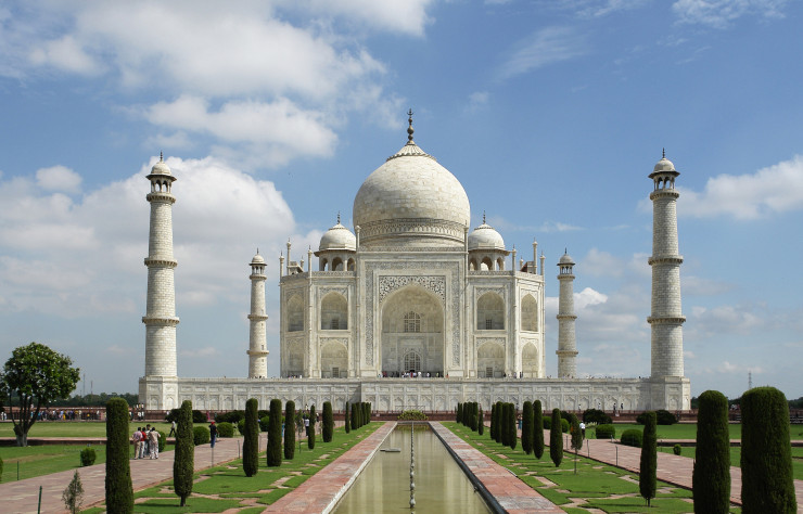 Icône de l’architecture indienne, le Taj Mahal fut édifié en à peine plus d’une décennie, entre 1631 et 1643.
