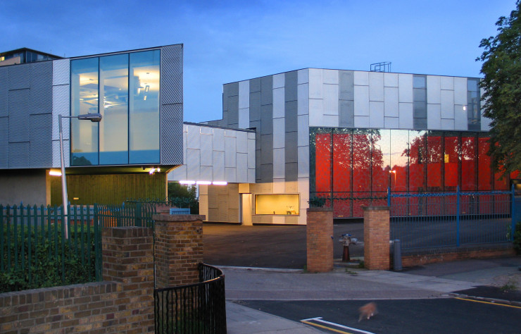 Le centre éducatif Stephen Lawrence à Londres (2007).