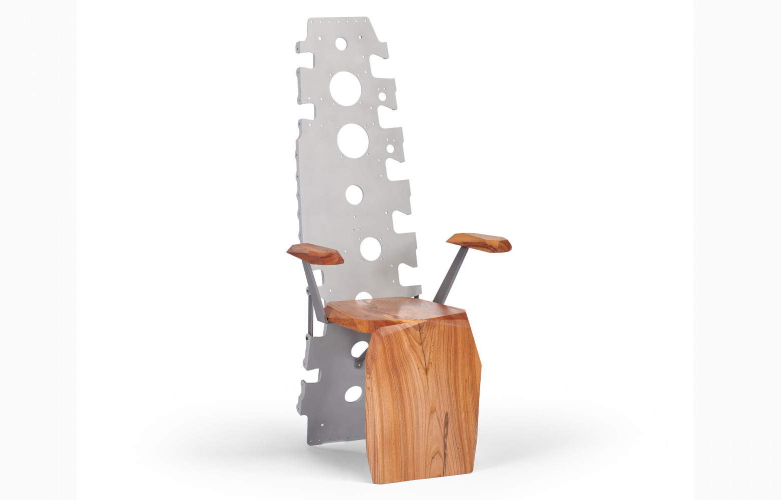 Fauteuil Spine X dont le dossier est constitué d'une nervure d'aile. Fabien Puginier (design et fabrication).
