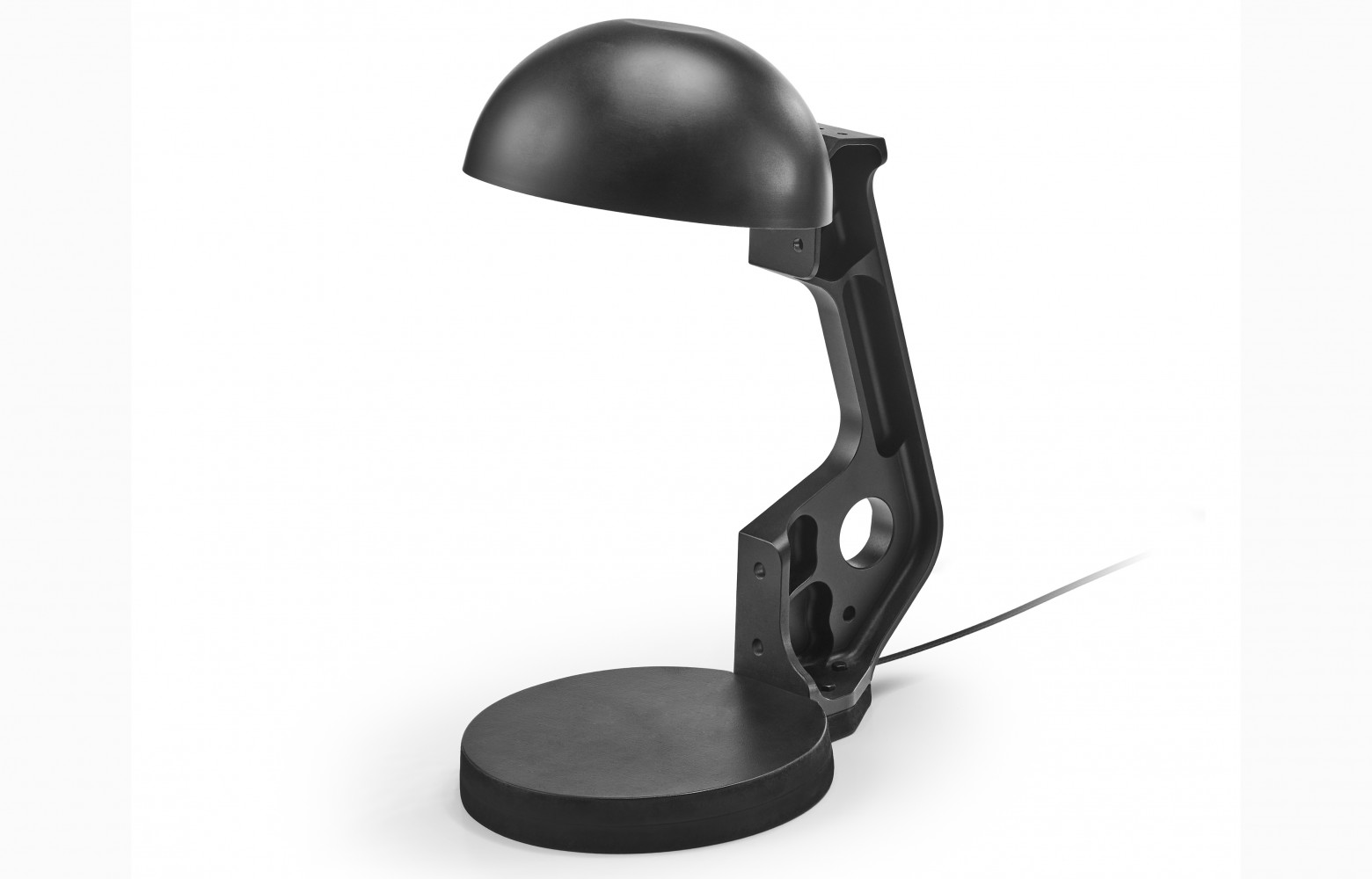 Lampe Midlight en ferrures d'aile. Flavie Thievenaz (design) et Bertrand Marc (fabrication).