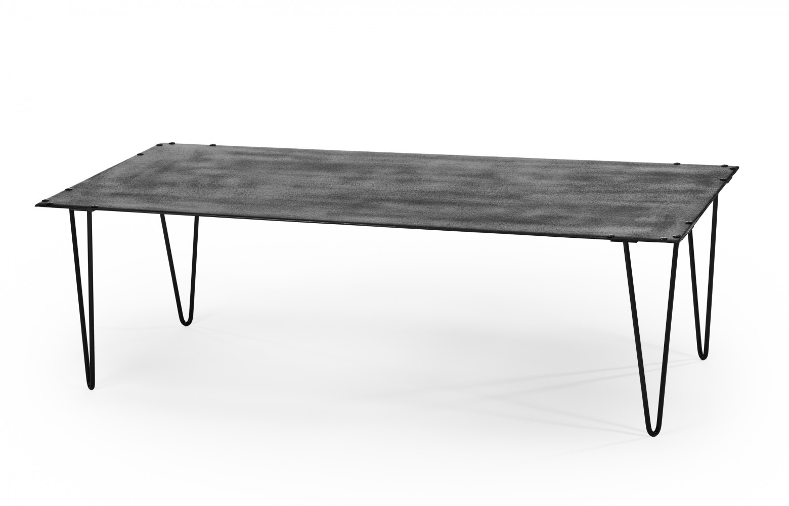 Table Dark Matter dont le plateau est découpé dans un plancher en carbone d'A350. Bertrand Marc (design...