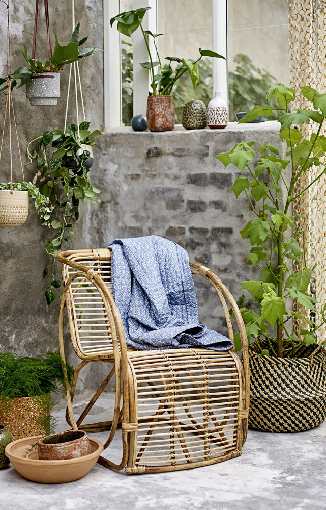 Fauteuil « Tubo » en rotin naturel (Bloomingville sur le site Made in Design).