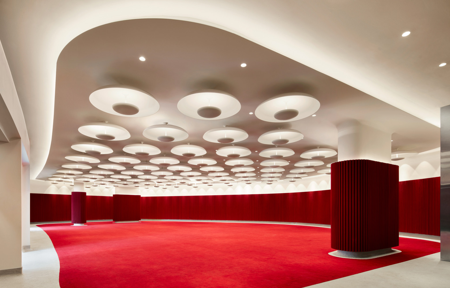 Spectaculaire avec ses plafonniers sixties, la « 1962 Room » est désormais réservée à des événements privés.