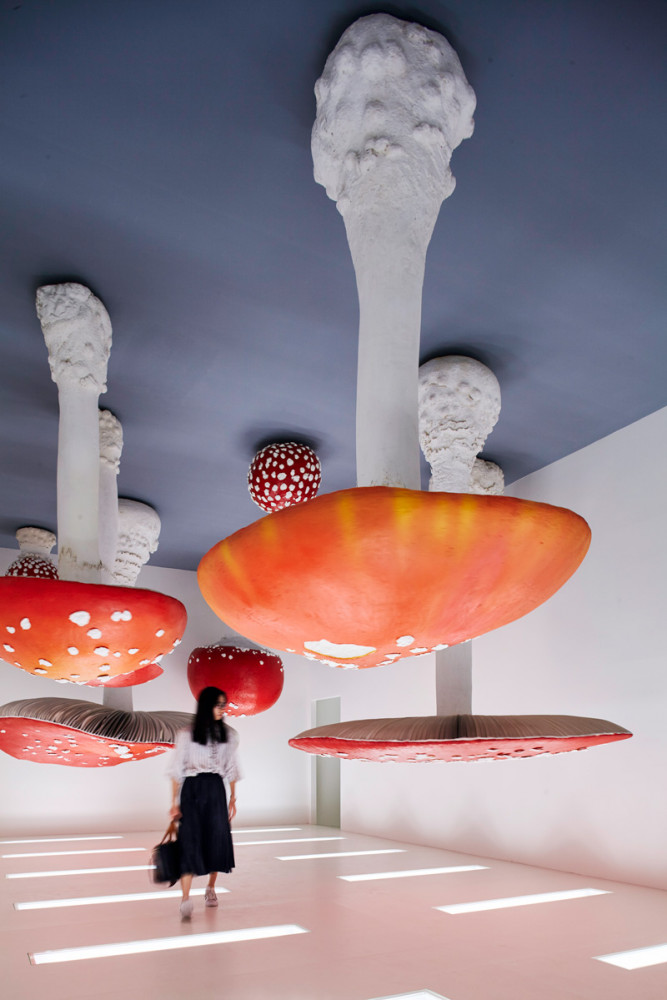 MILAN Dans la tour de la Fondation Prada, conçue par Rem Koolhaas, l’installation permanente Upside Down Mushroom...