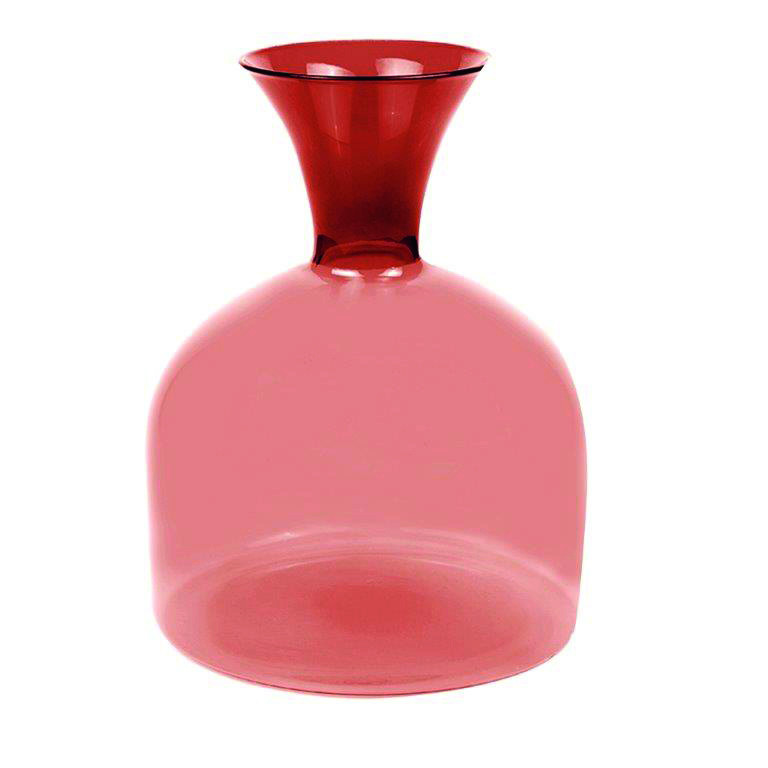 Carafe en verre rouge Karaffa, design Aldo Cibic, 310 €. Sur Artemest.com