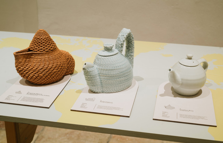 Théières imprimées en 3D en céramique par les designers du projet Via Binarii.