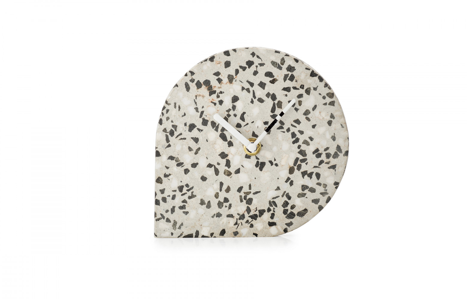 Horloge murale Stone, en métal et terrazzo, 25 €. Alinea.