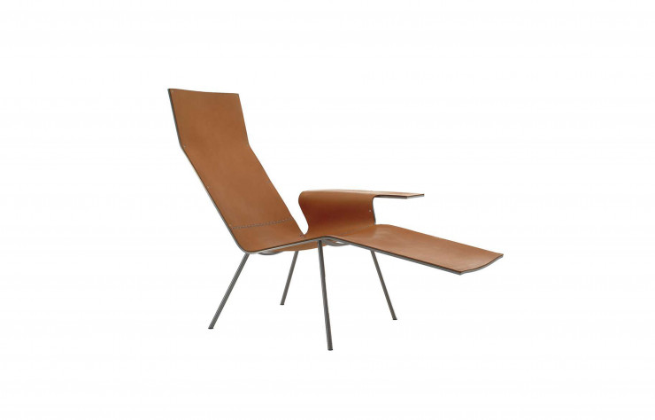 Leather Lounge Chair (Pastoe, 2004). Van Severen et l’éditeur hollandais Pastoe partageaient le même sens du mobilier aux lignes pures dont le moindre détail est étudié au millimètre. Un travail qui tient plus du « maker » que du styliste.
