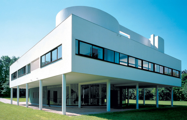 La Villa Savoye, chef d’œuvre du modernisme architectural et de Le Corbusier.