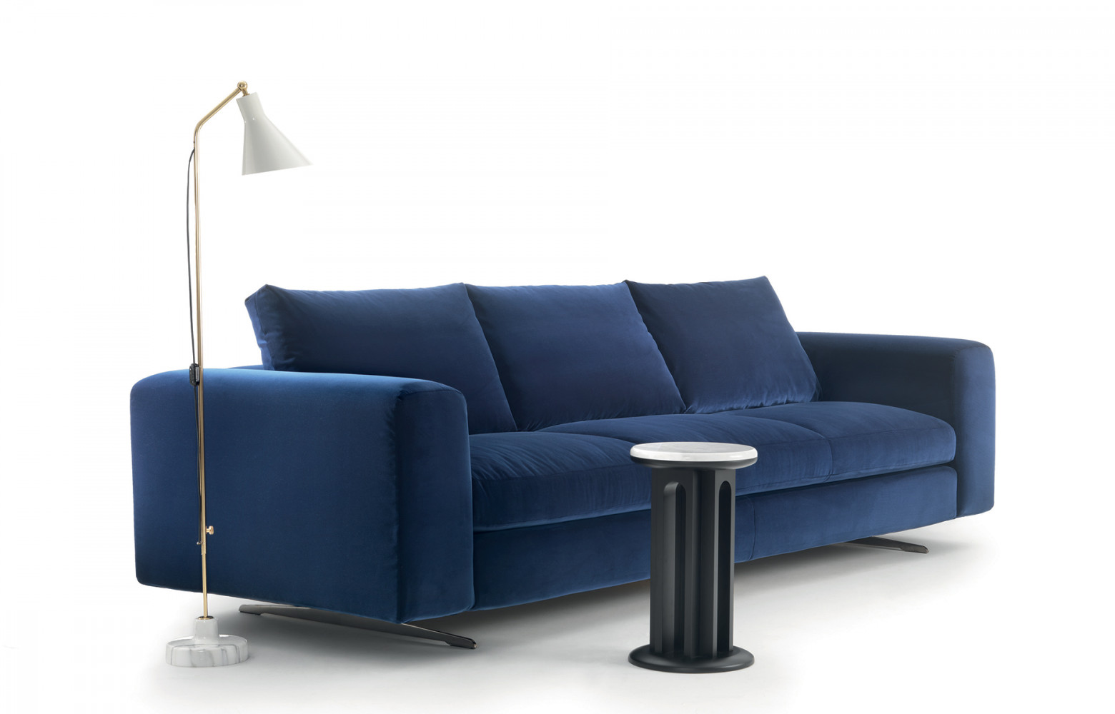 Canapé « Lee », design Fabrizio Ballardini, 6 205 €. Arflex by Siltec