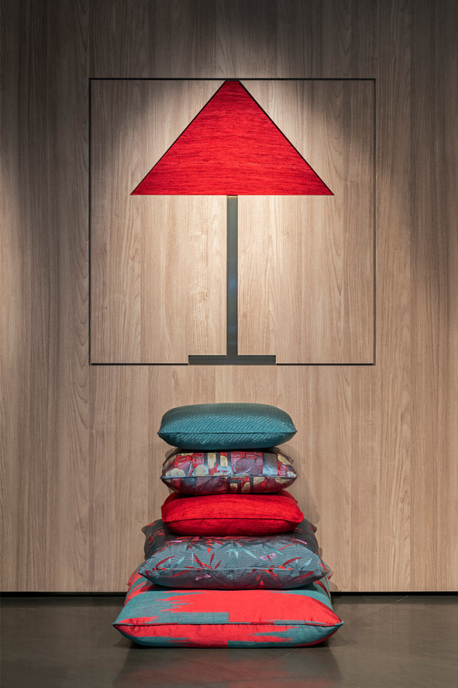 De bas en haut : jacquard de la collection « Nice », motif ikat, puis collections « Nanjing » en acrylique et...