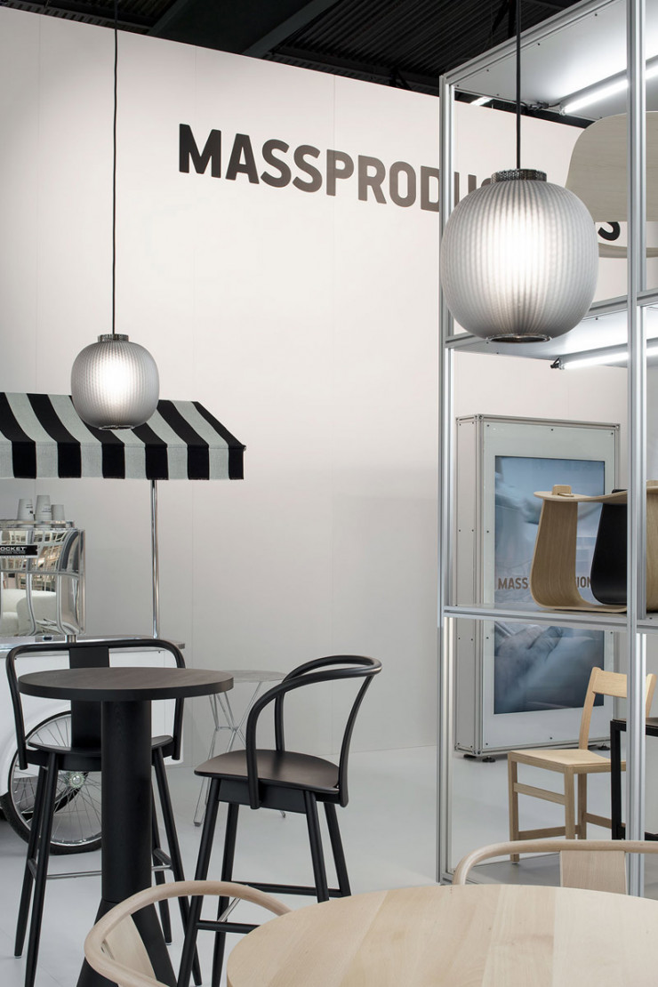 Le stand de Massproductions lors de la Stockholm Furniture Fair 2019.