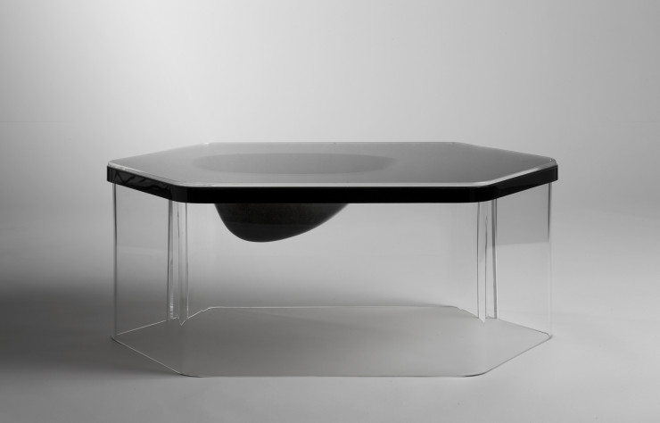 Table basse de la collection « Formes du Vent », née de la première collaboration entre le fabricant David Lange et Olivier Bacin, architecte et designer basé à Paris.
