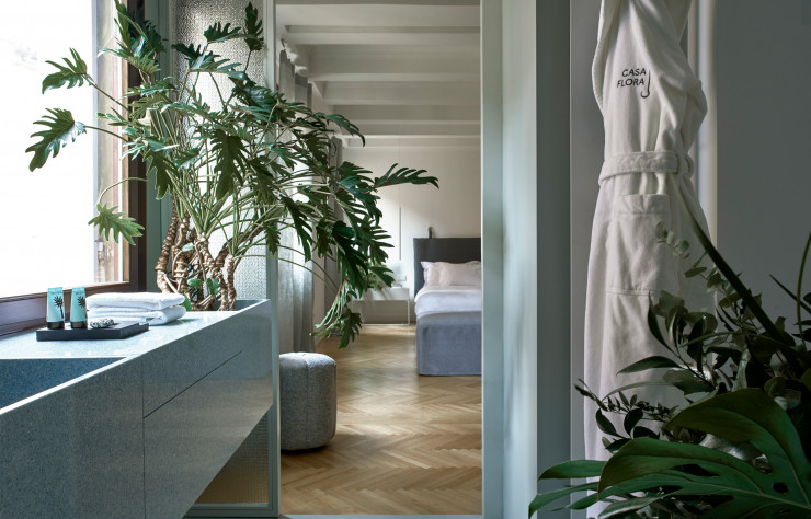 Les salles de bains de la Casa Flora Venezia, Venise et leur touche végétale.