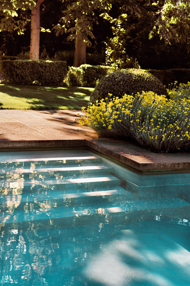 La piscine, havre de fraîcheur quad le soleil provençal tape fort…