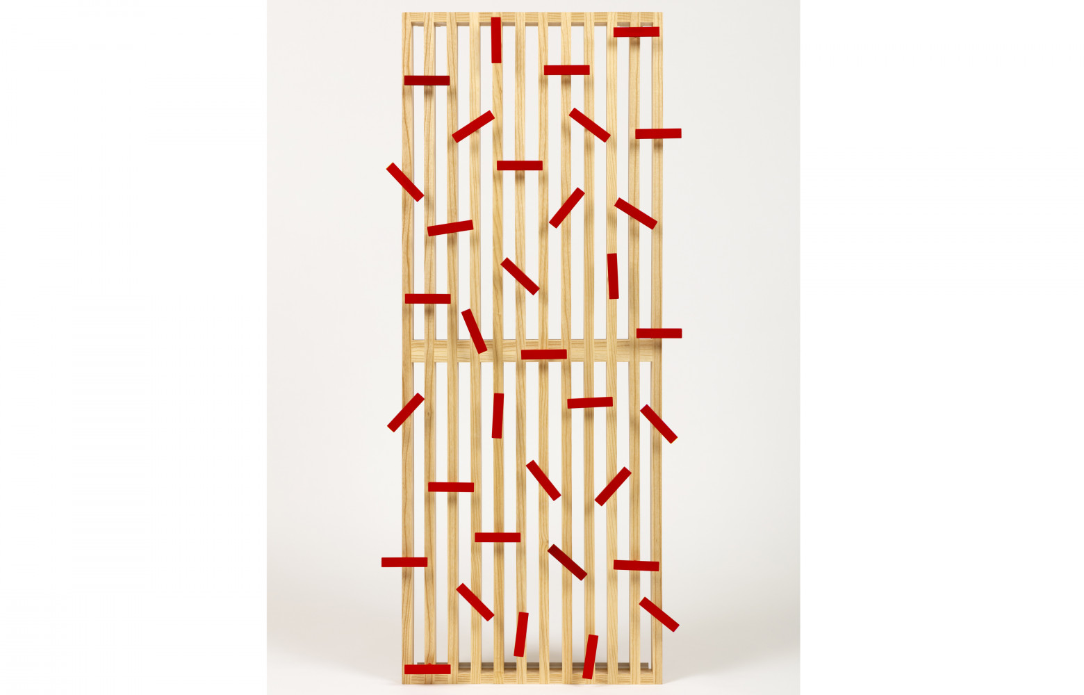 Hyphen d'Elise Fouin renverse le banc de Nelson pour mettre en valeur ses traits d'union rouges (hyphen...