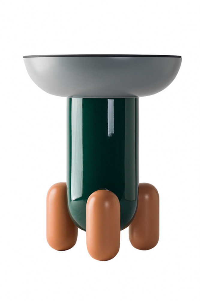 Table d’appoint Explorer en fibre de verre et en bois, design Jaime Hayón, à partir de 1 636 €....