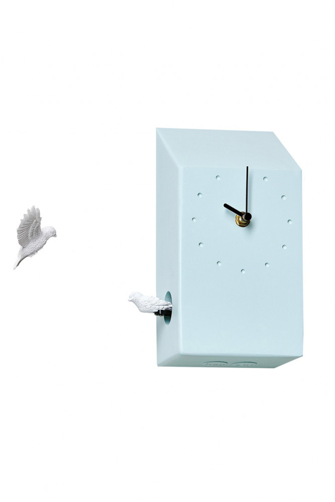 Pendule à coucou Cuckoo X CLOCK en résine, 190 €. Haoshi sur Haoshi.com.tw
