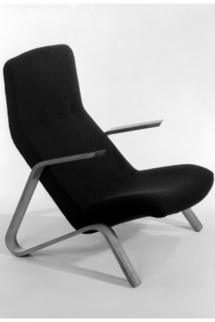 La chauffeuse Model 61 (1946) est le premier meuble créé par Saarinen en tant que directeur artistique de Knoll.