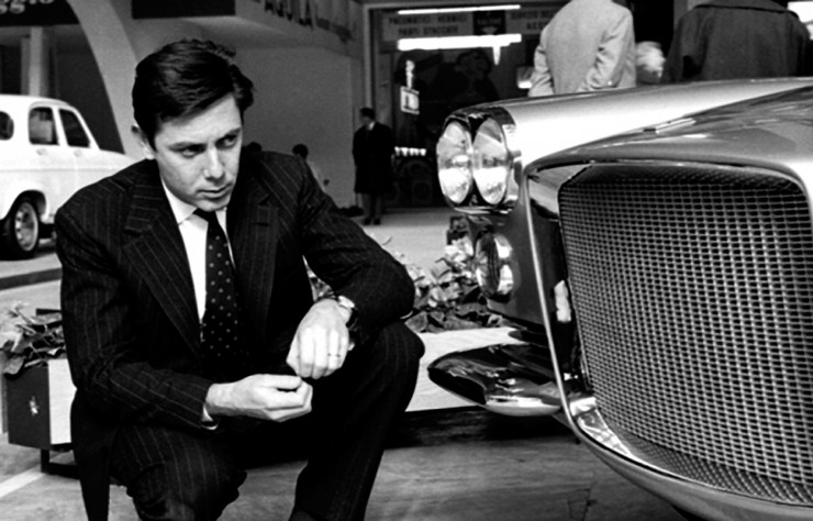 Avec son regard aiguisé, Sergio Pininfarina a révolutionné le design automobile, notamment avec ses modèles conçus pour Ferrari ou Peugeot.