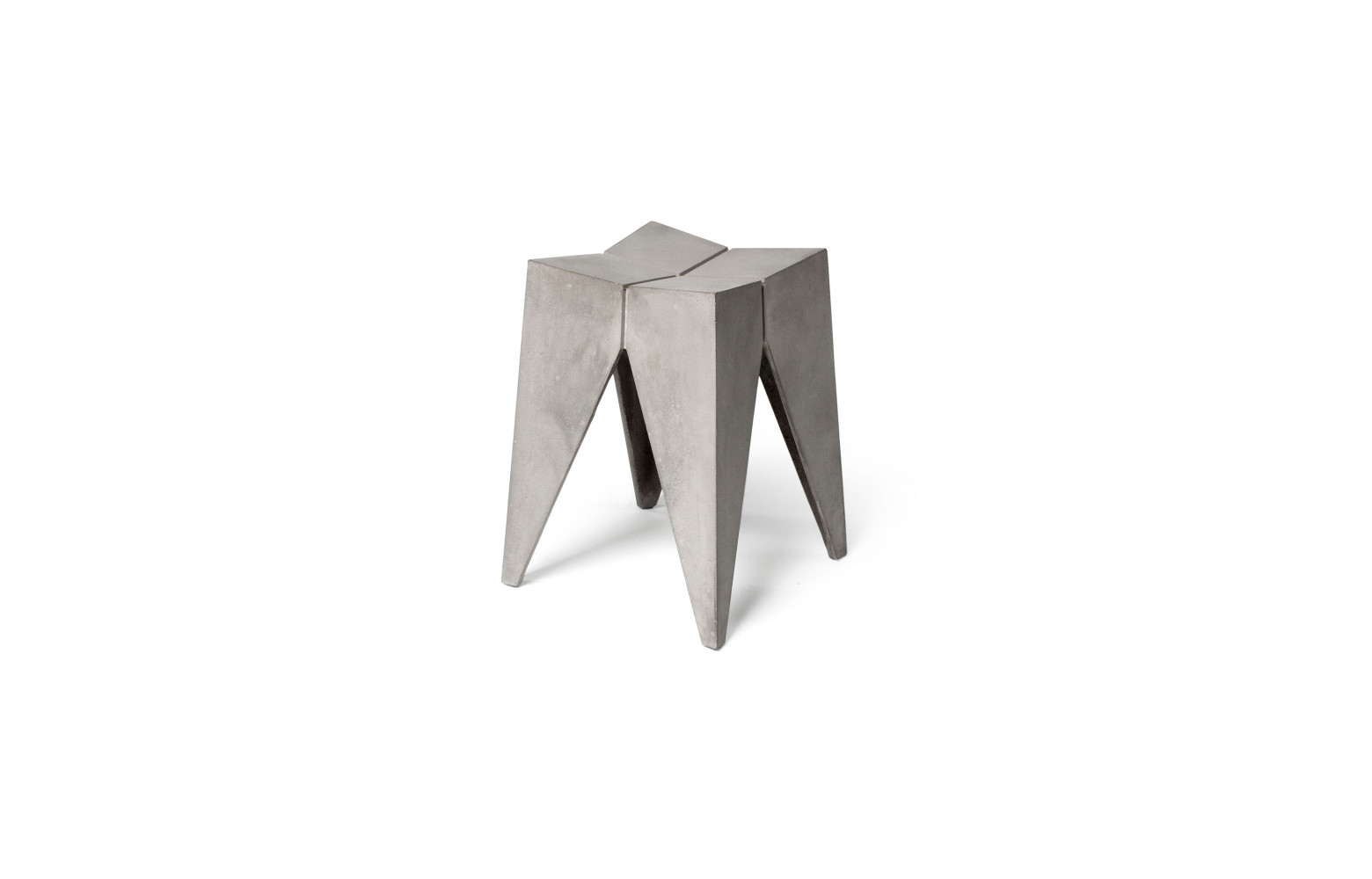 Tabouret Bridge en béton, design Henri Lavallard Boget, 290 €. Lyon Béton sur Thecoolrepublic.com