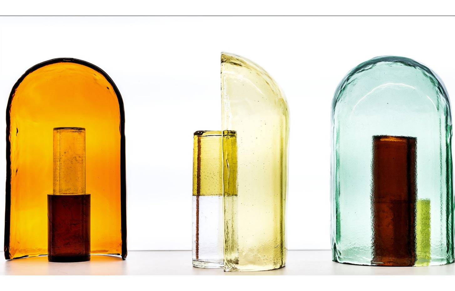 Vases Alcova en verre coulé, design Ronan et Erwan Bouroullec (Wonderglass). prix sur demande.