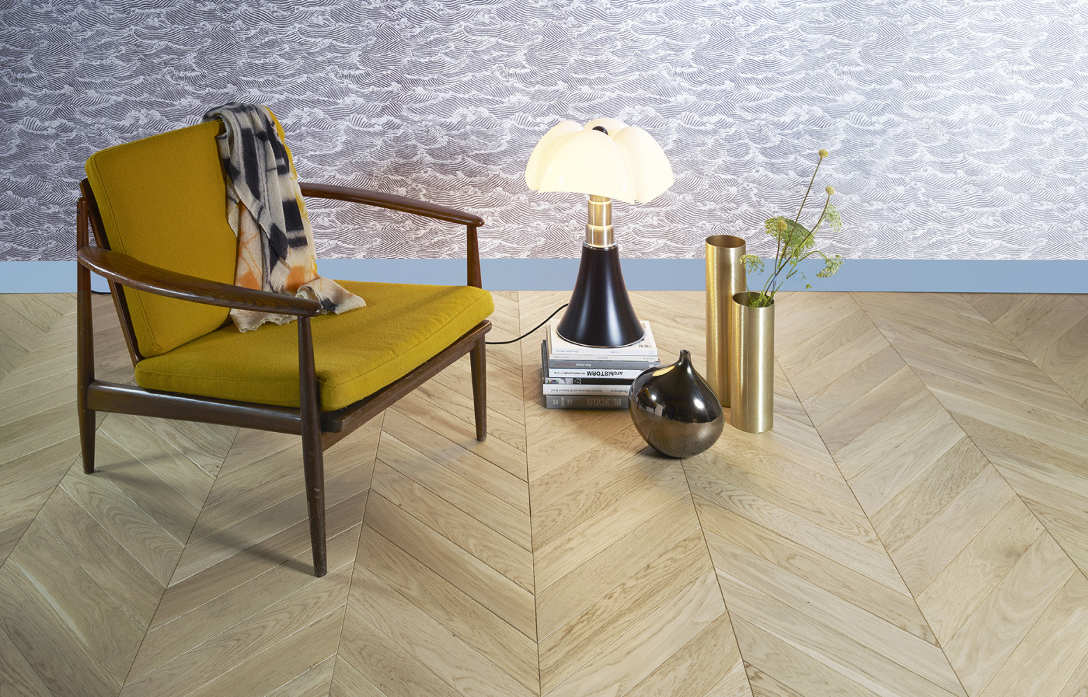 Parquet en chêne incolore verni, contrecollé, en point de Hongrie (CarréSol).